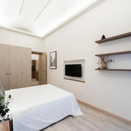 Premium Center - 4 Guests براغ